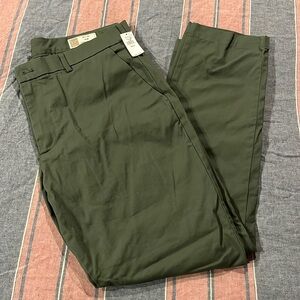 Gap men’s slim fit green pants — new 38x30